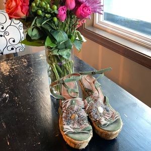 Bacio 61 feather sage wedges. Size 6. $75 OBO. New